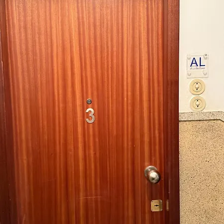 Casa Da Praca 3 *